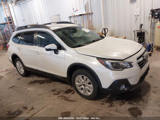 Subaru Outback 2.5i Premium 2018 4S4BSAFC0J3237125 Image 1
