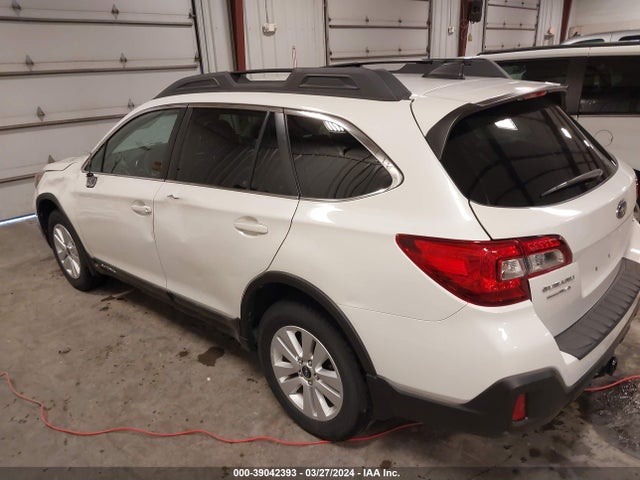 Subaru Outback 2.5i Premium 2018 4S4BSAFC0J3237125 Image 3