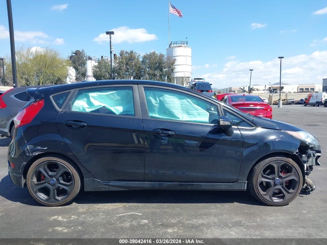Ford FIESTA ST 2018 3FADP4GX6JM120266 Image 14