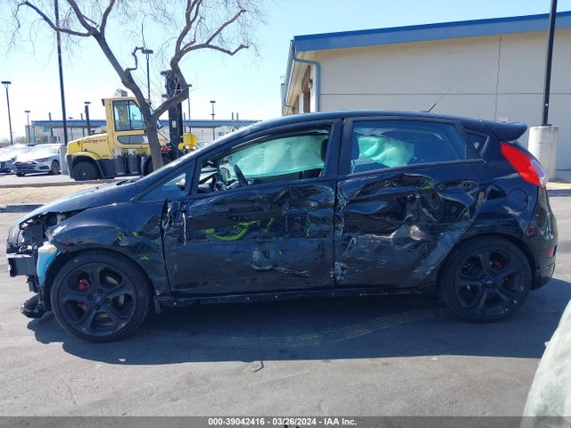 Ford FIESTA ST 2018 3FADP4GX6JM120266 Image 15