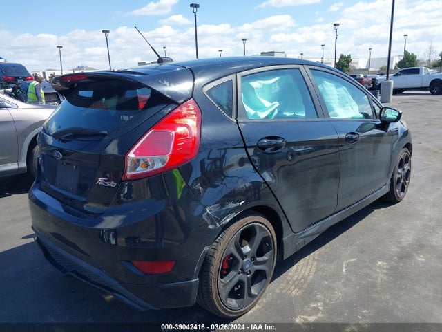 Ford FIESTA ST 2018 3FADP4GX6JM120266 Image 4