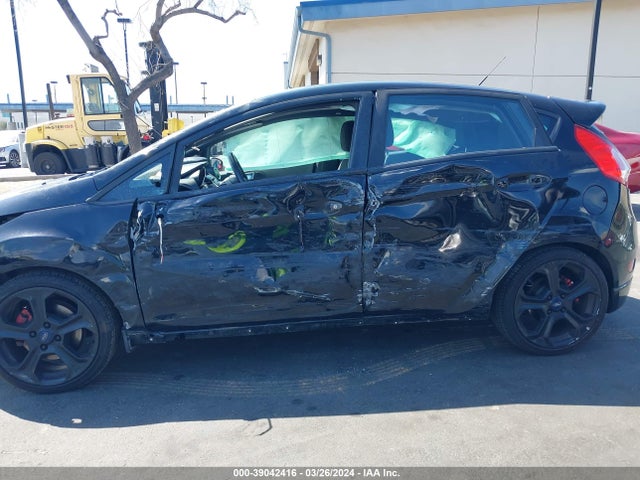 Ford FIESTA ST 2018 3FADP4GX6JM120266 Image 6