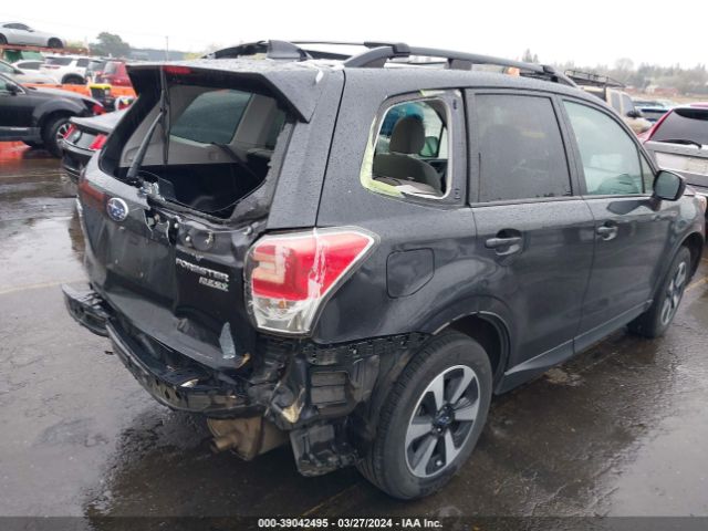 JF2SJAEC8HH438956 Subaru Forester 2.5i Premium