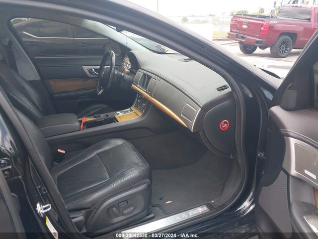 2011 JAGUAR XF SAJWA0HE2BMR89665 Photo 4
