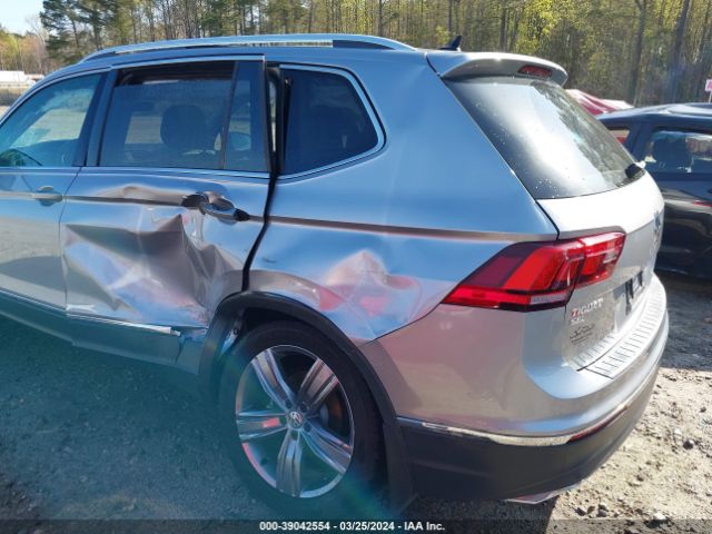 3VV2B7AX9LM127131 Volkswagen Tiguan 2.0t Se/2.0t Se R-line Black/2.0t Sel