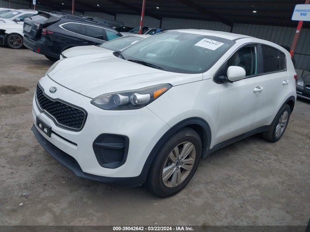 KIA Sportage Lx 2018 KNDPM3AC7J7325542 Image 2