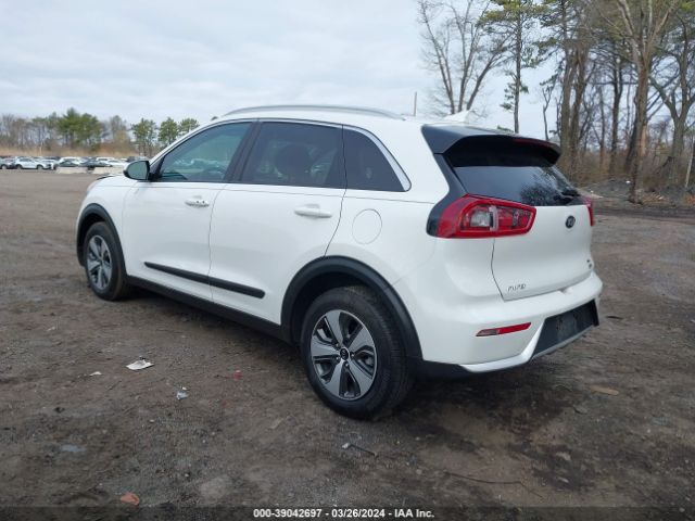 KNDCB3LC8H5032658 KIA NIRO LX