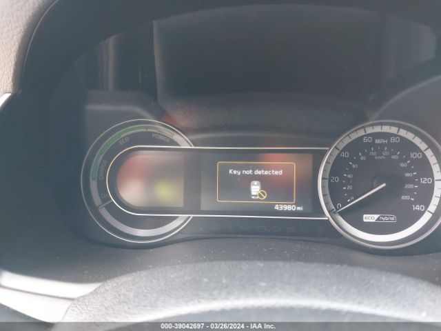 KNDCB3LC8H5032658 KIA NIRO LX