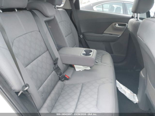 KNDCB3LC8H5032658 KIA NIRO LX