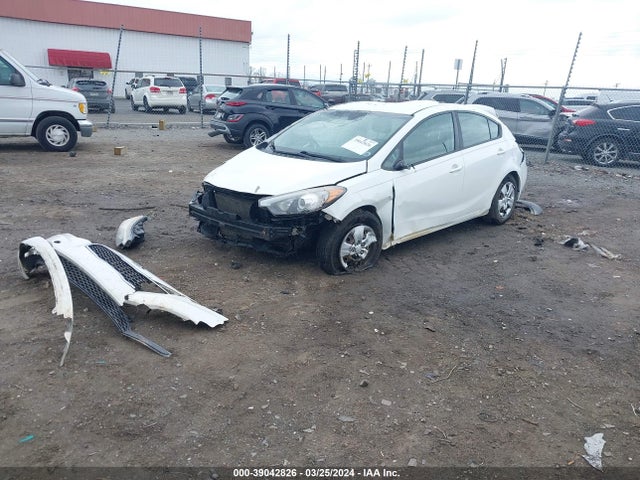 KIA FORTE LX 2016 KNAFK4A63G5481466 Image 2
