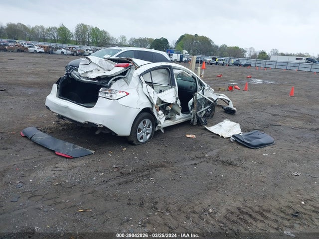 KIA FORTE LX 2016 KNAFK4A63G5481466 Image 4
