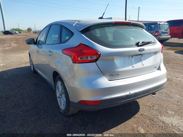 Ford FOCUS SE 2015 1FADP3K23FL275890 Image 3