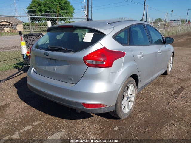 Ford FOCUS SE 2015 1FADP3K23FL275890 Image 4