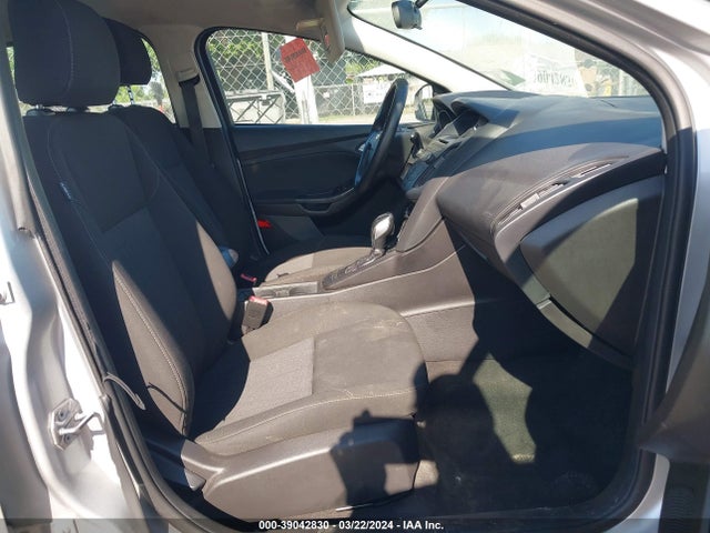 Ford FOCUS SE 2015 1FADP3K23FL275890 Image 5