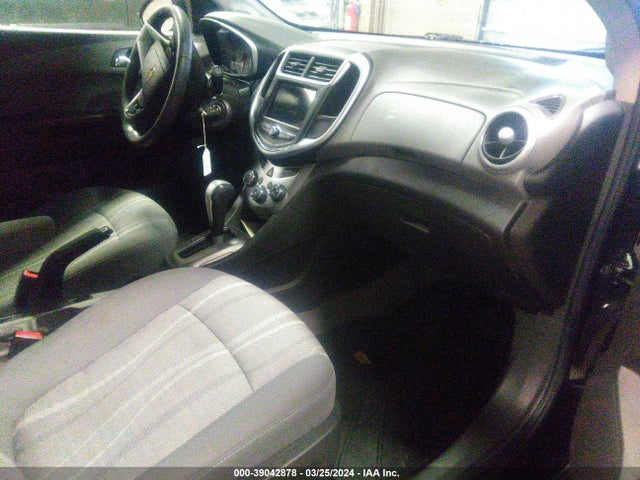 Chevrolet Sonic Lt Auto 2018 1G1JD5SH7J4100253 Image 5