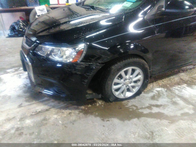 Chevrolet Sonic Lt Auto 2018 1G1JD5SH7J4100253 Image 6