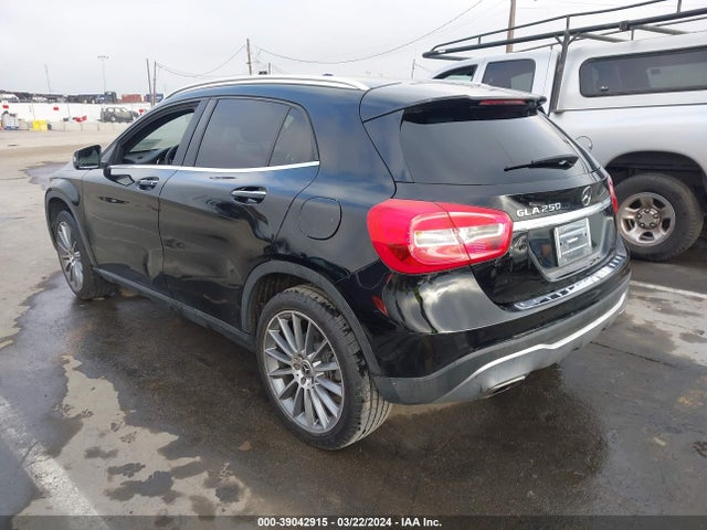 Mercedes-Benz GLA 250 2018 WDCTG4EB8JJ480384 Image 3