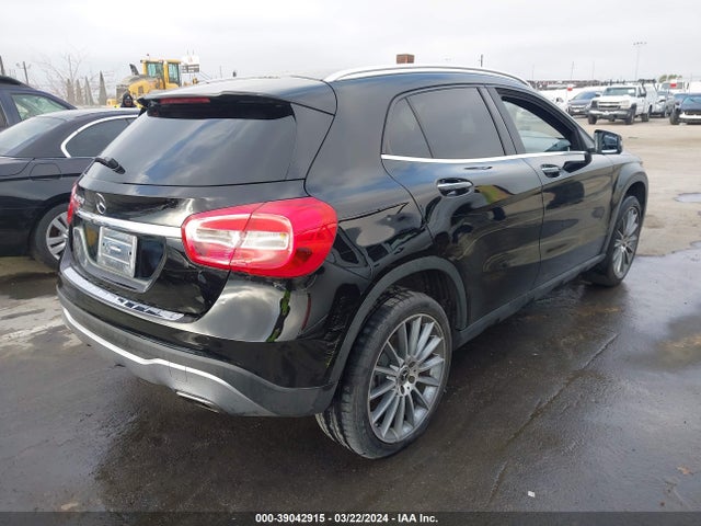 Mercedes-Benz GLA 250 2018 WDCTG4EB8JJ480384 Image 4