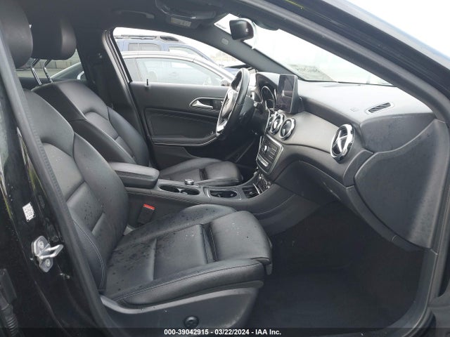 Mercedes-Benz GLA 250 2018 WDCTG4EB8JJ480384 Image 5