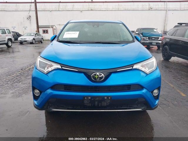Toyota Rav4 Xle 2018 2T3RFREV2JW803100 Image 13