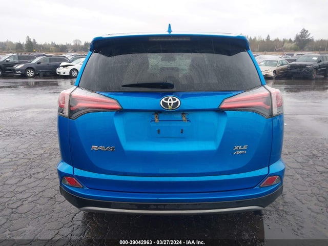 Toyota Rav4 Xle 2018 2T3RFREV2JW803100 Image 17