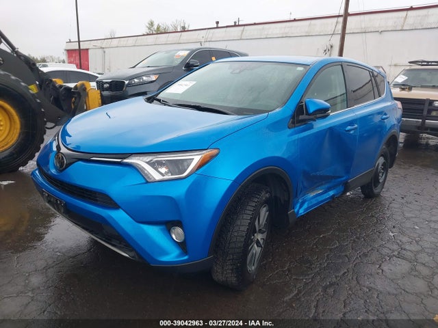 Toyota Rav4 Xle 2018 2T3RFREV2JW803100 Image 2