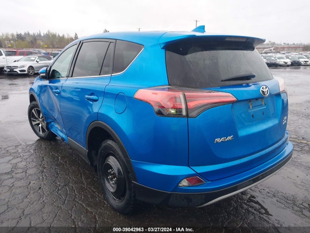 Toyota Rav4 Xle 2018 2T3RFREV2JW803100 Image 3