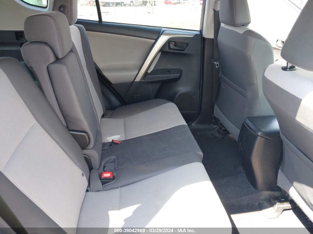 Toyota RAV4 LE 2015 2T3ZFREV3FW226813 Image 8