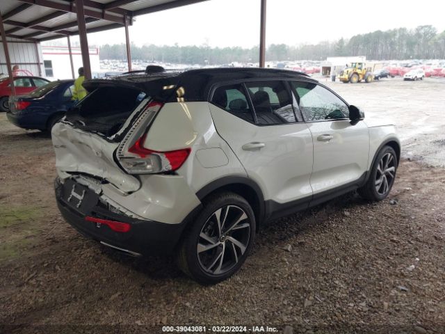 2020 VOLVO XC40 YV4162UM8L2268733 Photo 3