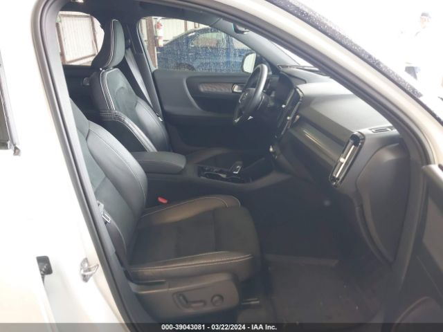 2020 VOLVO XC40 YV4162UM8L2268733 Photo 4