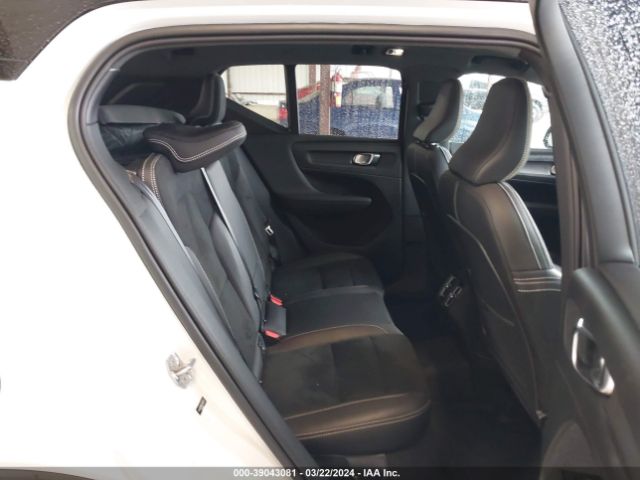 2020 VOLVO XC40 YV4162UM8L2268733 Photo 7