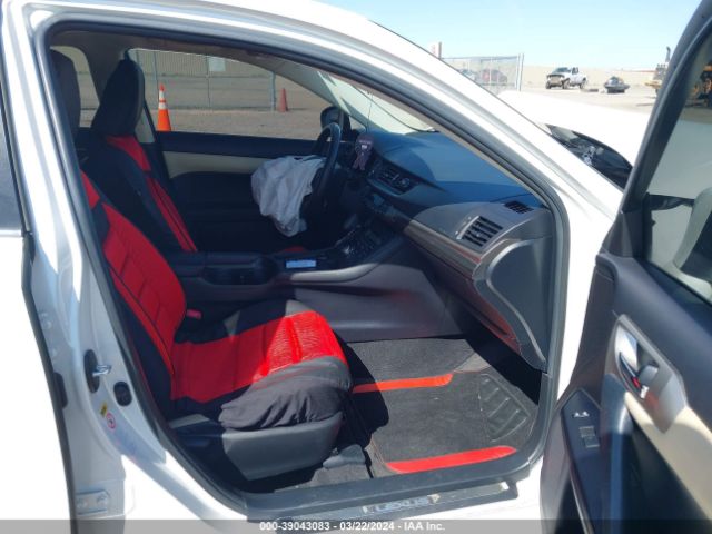 JTHKD5BH3F2210312 Lexus CT 200H
