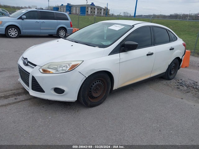 Ford FOCUS S 2014 1FADP3E22EL177069 Image 2