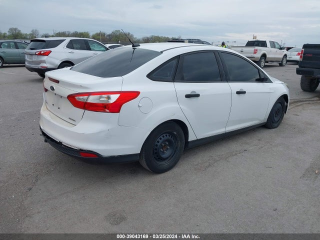 Ford FOCUS S 2014 1FADP3E22EL177069 Image 4
