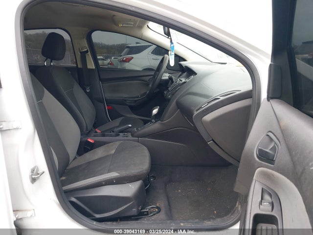 Ford FOCUS S 2014 1FADP3E22EL177069 Image 5