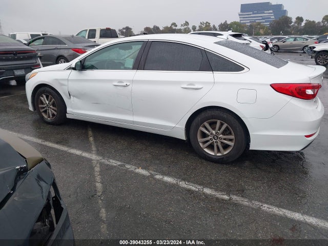 Hyundai SONATA ECO 2016 5NPE24AA8GH424148 Image 14