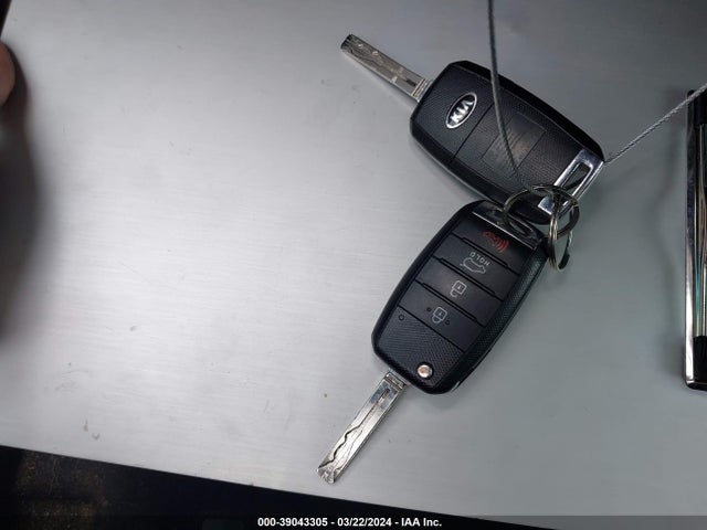 KIA SOUL + 2018 KNDJP3A53J7536087 Image 11