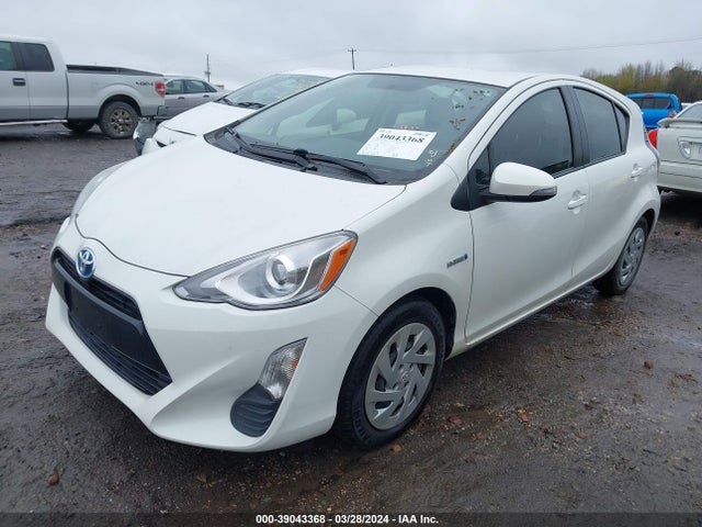 Toyota PRIUS C 2016 JTDKDTB36G1132772 Image 2
