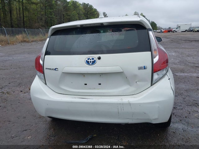 Toyota PRIUS C 2016 JTDKDTB36G1132772 Image 6