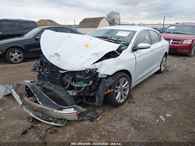 Chrysler 200 Limited 2015 1C3CCCAB4FN576082 Image 2