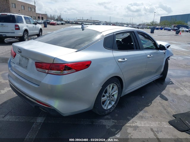 KIA Optima Lx 2018 5XXGT4L32JG236216 Image 4