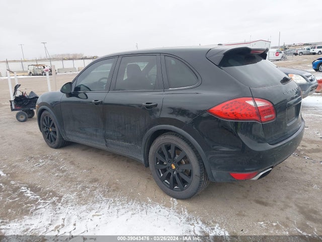 2011 PORSCHE CAYENNE WP1AB2A2XBLA50933 Photo 2