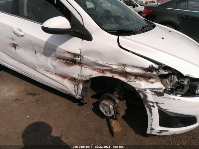 Chevrolet Sonic Lt Auto 2014 1G1JC6SH3E4234577 Image 6