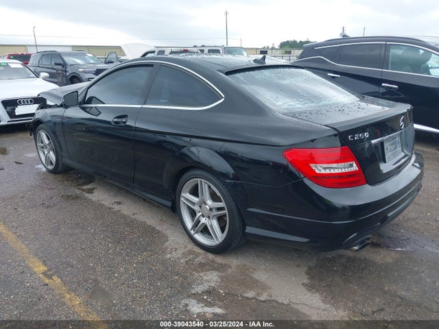 WDDGJ4HBXFG367681 Mercedes-Benz C 250