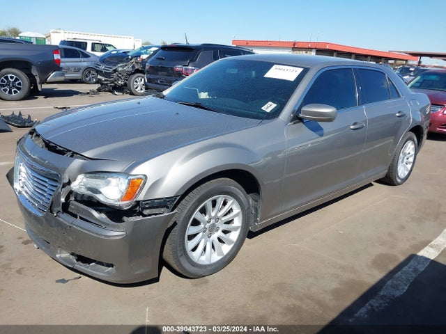 Chrysler 300 2014 2C3CCAAG5EH164941 Image 2