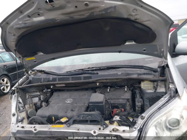 5TDYK3DC8GS758422 Toyota Sienna Xle/limited