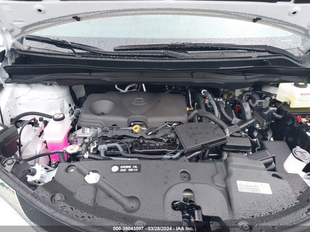 Toyota SIENNA XLE 2024 5TDYRKEC2RS183869 Image 10