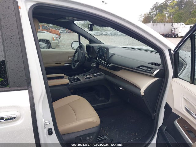 Toyota SIENNA XLE 2024 5TDYRKEC2RS183869 Image 5