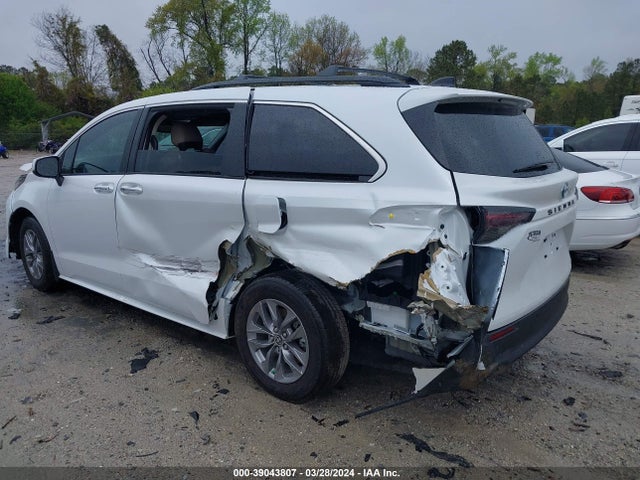 Toyota SIENNA XLE 2024 5TDYRKEC2RS183869 Image 6