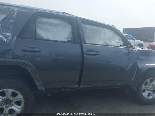 Toyota 4RUNNER SR5 2023 JTEEU5JRXP5284315 Image 12